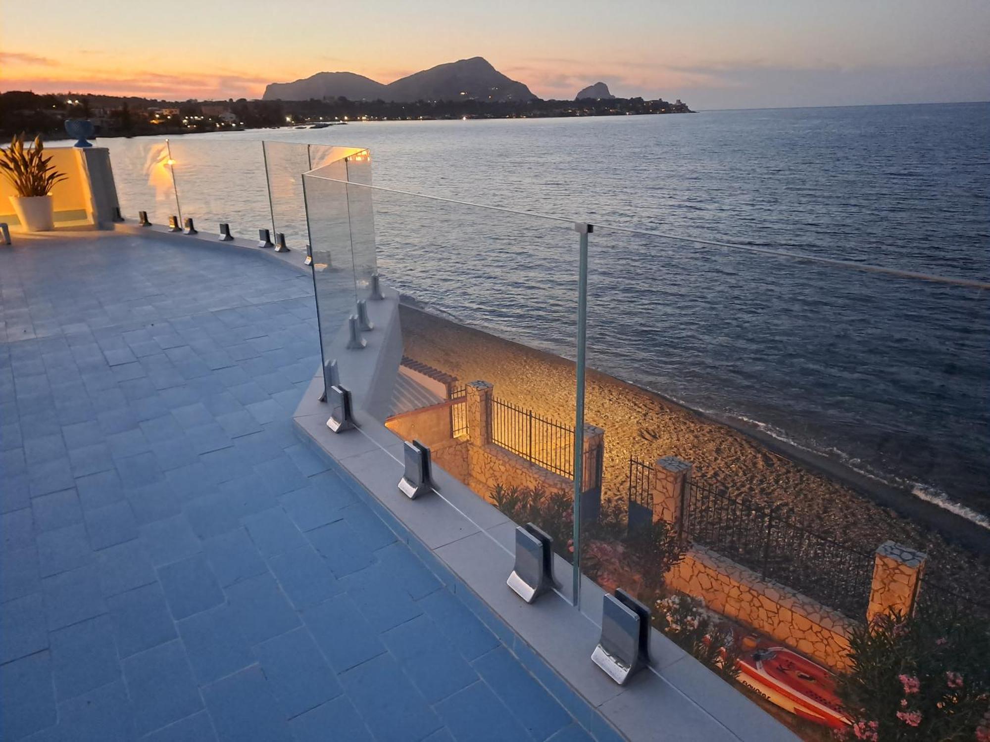 Blue Life, Sea-Luxury Rooms On The Beach Between Palermo And Cefalu' Casteldaccia Exterior foto